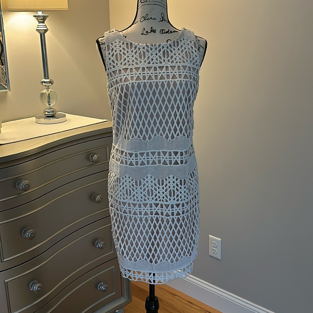 Tan and white Carmen Marc Valvo dress, unique styling, Size 8